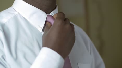 Man-Tying-His-Tie