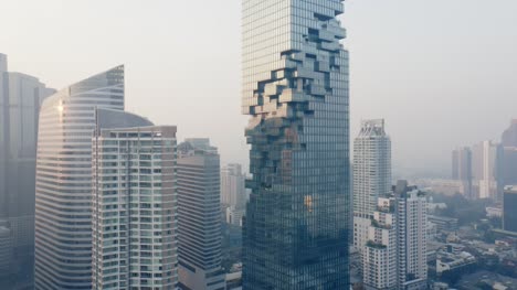 Panning-Round-King-Power-MahaNakhon