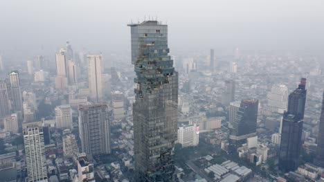 MahaNakhnon-Skyscraper-in-Bangkok